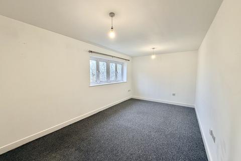 2 bedroom apartment to rent, Holden Close, CM7