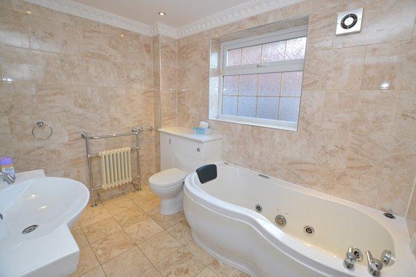 Bath & shower room