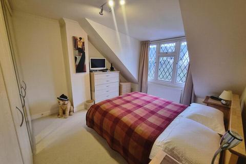 8 Anthony Road, Borehamwood, WD6 4NG