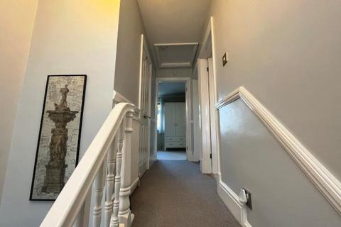 8 Anthony Road, Borehamwood, WD6 4NG
