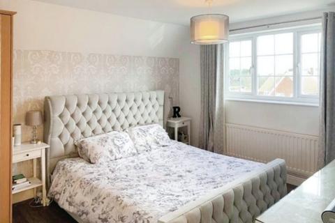 4 bedroom detached house for sale - Cloverlands,Swindon,SN25 1RW