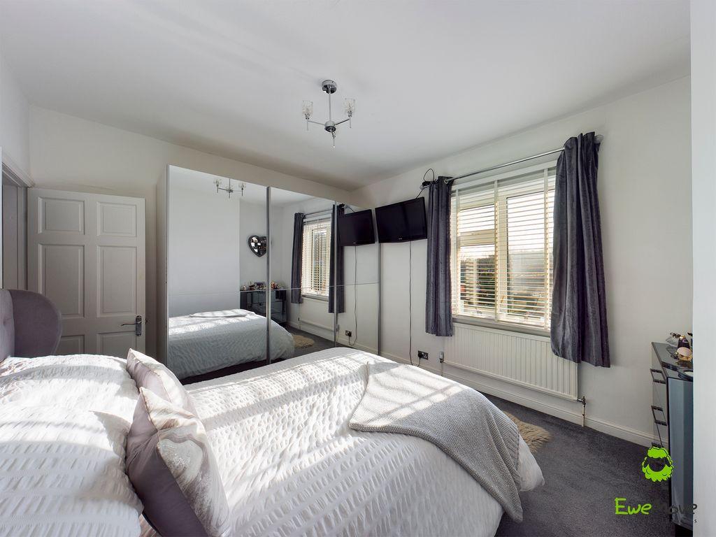 Bedroom 1 (Double)