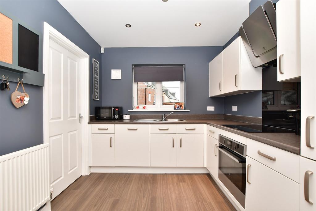 Kitchen/ Breakfast Room