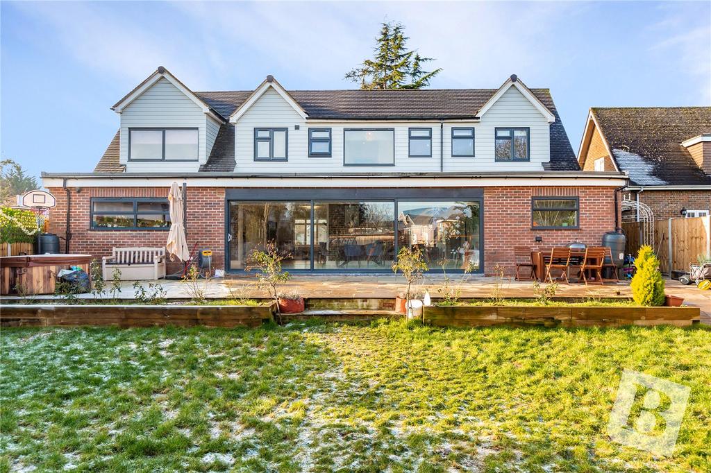 Patching Hall Lane, Chelmsford, Essex, CM1 4 bed detached house £