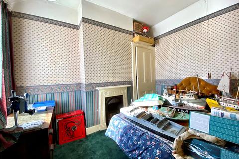 2 bedroom end of terrace house for sale - Latimer Road, Eastbourne, BN22