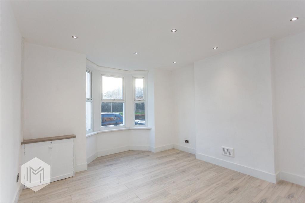 Pilsworth Road, Heywood, Greater Manchester, OL10 3 bed terraced house