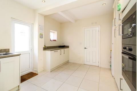 6 bedroom house share to rent - Milton Road, Bedford