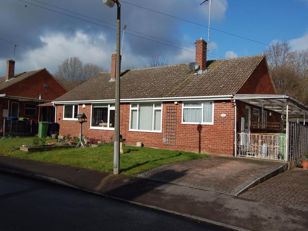 Brookfield Lane, Churchdown, Gloucester, GL3 2 bed bungalow £895 pcm