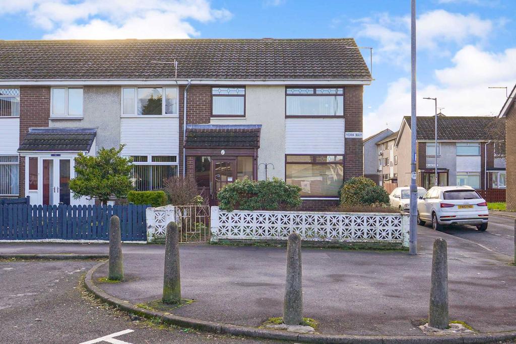 York Way, Renfrew 3 bed end of terrace house £120,000