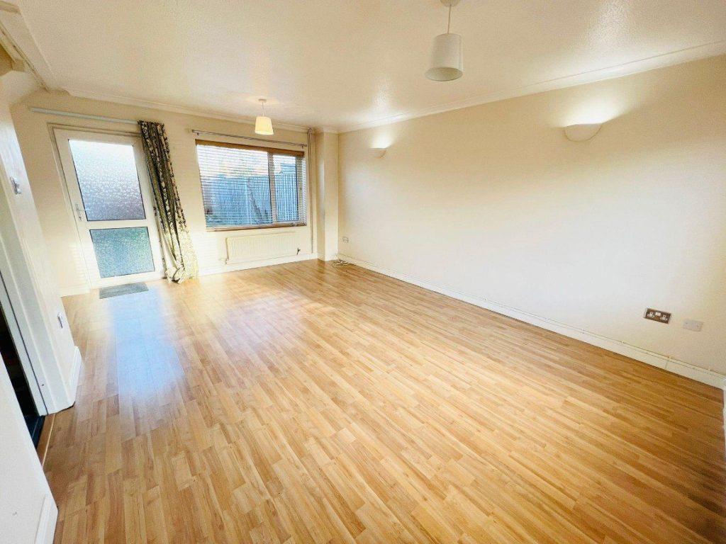 Sandgate,Swindon,SN3 4HJ 2 bed terraced house £190,000