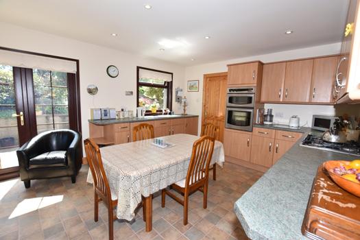 Dining kitchen