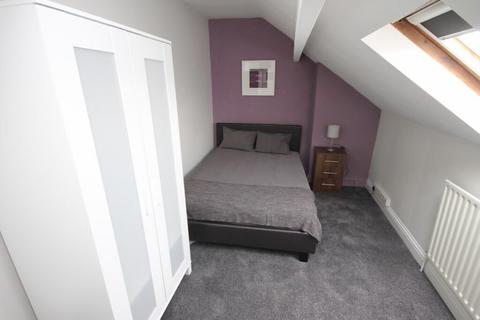 2 bedroom terraced house for sale, Autumn Place, Hyde Park, Leeds, LS6 1RJ