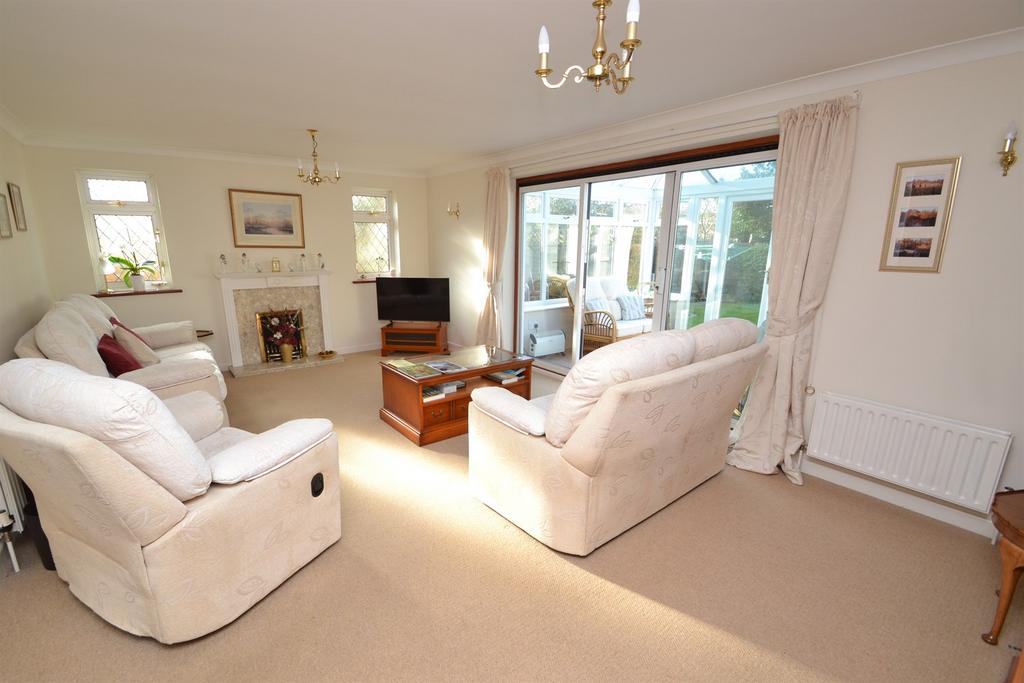 Sturminster Marshall 4 bed detached house for sale £650,000