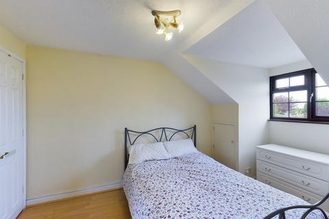 1 bedroom apartment to rent, Station Road, Addlestone, Surrey, KT15