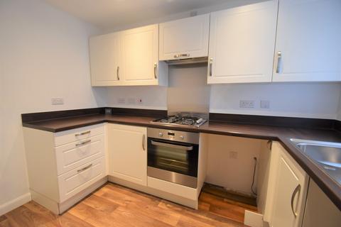 2 bedroom semi-detached house to rent, Portland Close, Cullompton, Devon, EX15