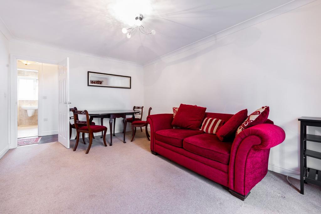 Stanhope Road, Highgate 2 bed flat £580,000