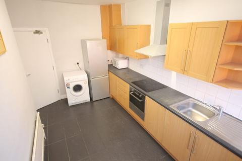 6 bedroom semi-detached house to rent - St Michaels Road, Headingley, Leeds, LS6 3AW