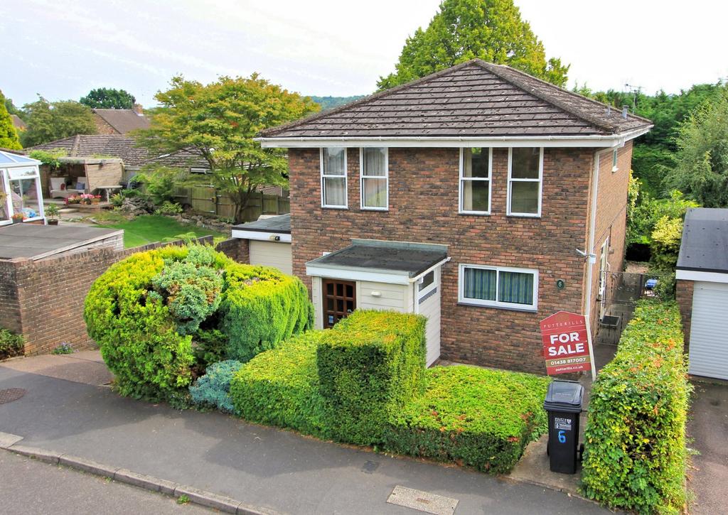 Birch Grove, Oaklands, Welwyn, Hertfordshire, AL6 4 bed detached house