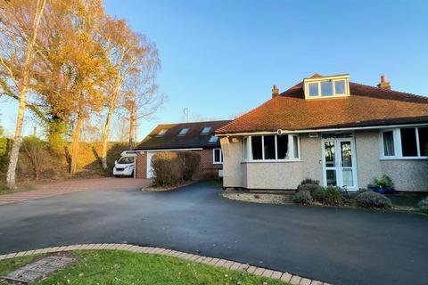 3 bedroom detached bungalow for sale - Station Road, Birmingham, B46