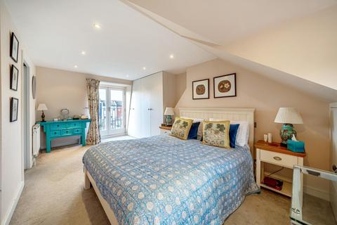 25 Ashlone Road, London, SW15 1LS