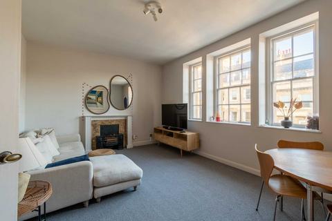 2 bedroom maisonette to rent, Bennett Street, Bath