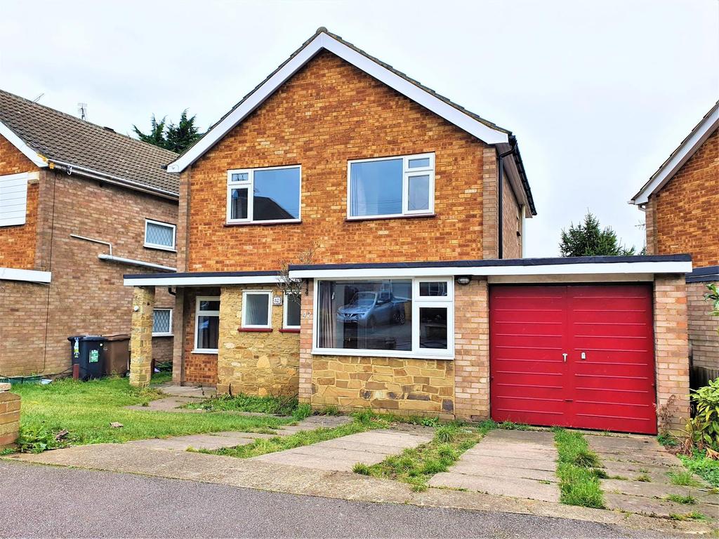 Spectacular three bedroom detached house availabl