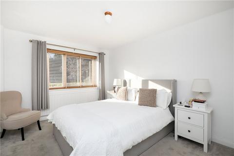 2 bedroom flat to rent, Nutborn House, 10 Clifton Road, SW19