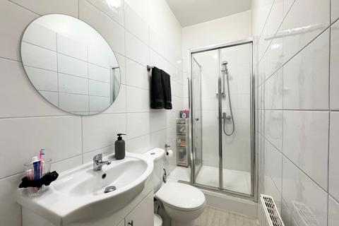 1 bedroom flat to rent, Falkland Road, Kentish Town