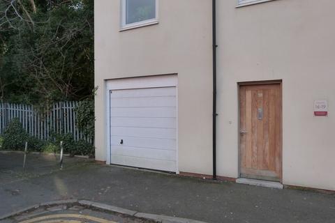 Garage to rent, Little Southfield Street