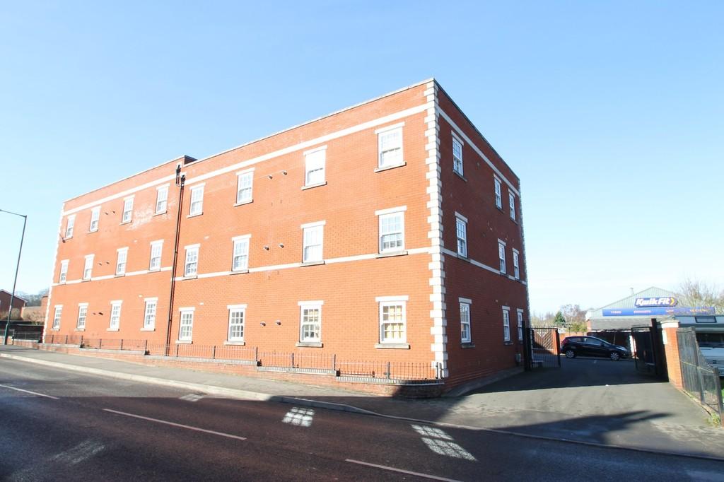 Coleshill Road, Atherstone 2 bed apartment £700 pcm (£162 pw)
