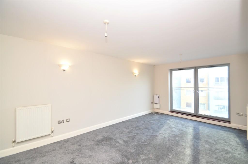 Tideslea Path, London, SE28 0NH 2 bed flat - £1,550 pcm (£358 pw)