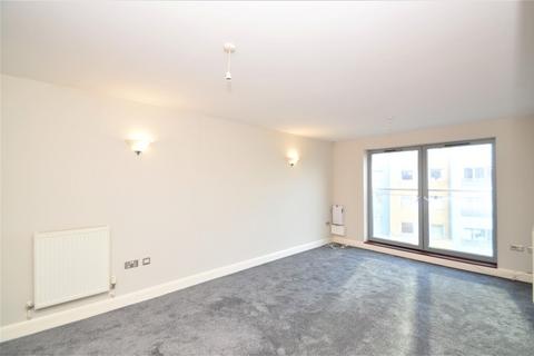 2 bedroom flat to rent, Tideslea Path, London, SE28 0NH