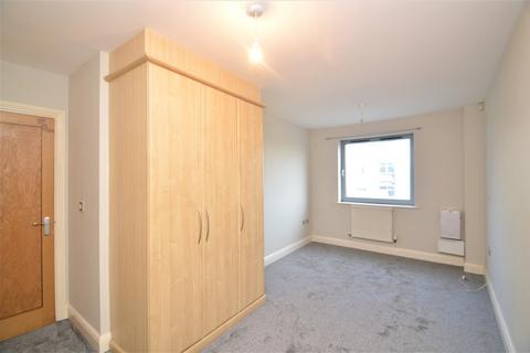 2 bedroom flat to rent, Tideslea Path, London, SE28 0NH