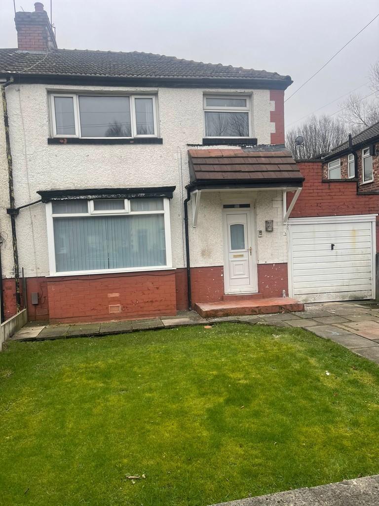 Balmoral Avenue, Whitefield 3 bed semidetached house £995 pcm (£230 pw)