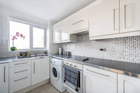 2 bedroom flat to rent - Cornmow Drive, Dollis Hill, London, NW10