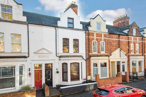 11 Broadway, Kettering, NN15 6DD