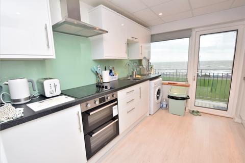 2 bedroom flat for sale - Marine Court, Marine Parade West, Clacton-on-Sea CO15 1ND