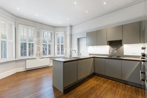 3 bedroom apartment to rent, Crouch Hall Road, Crouch End, London