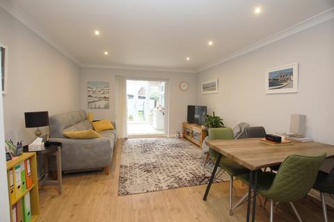 5 Barn Court, Clutton, Chester, CH3 9SB