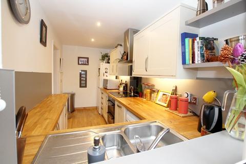 5 Barn Court, Clutton, Chester, CH3 9SB