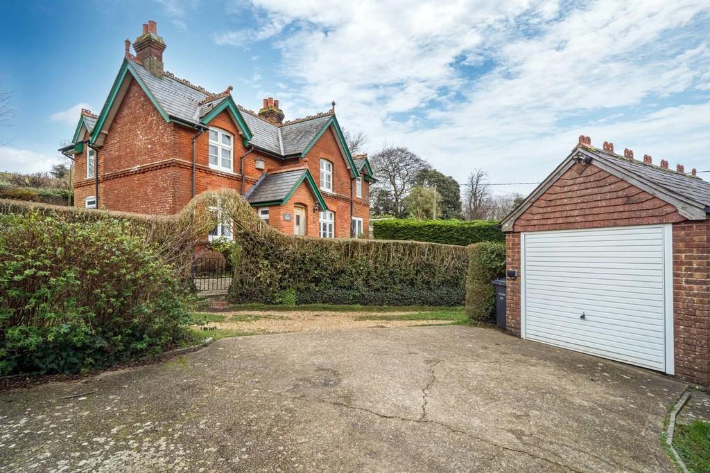 Watergate Road, Newport 4 bed detached house £625,000