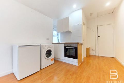 Studio to rent, Colmer Road, Streatham