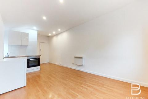 Studio to rent, Colmer Road, Streatham