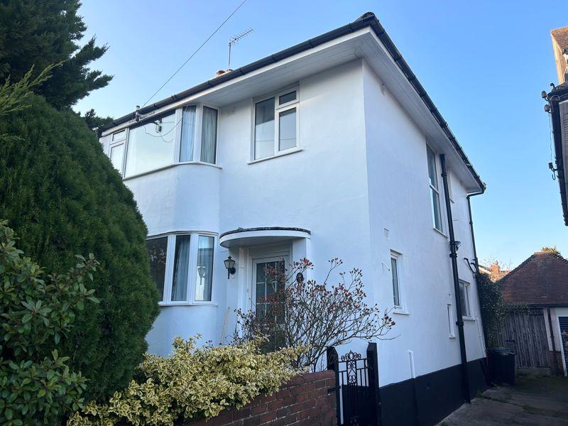 East Avenue, Exeter 3 bed semidetached house £1,400 pcm (£323 pw)