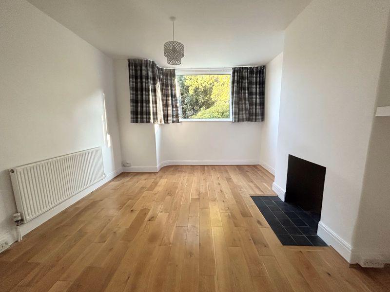 East Avenue, Exeter 3 bed semidetached house £1,400 pcm (£323 pw)
