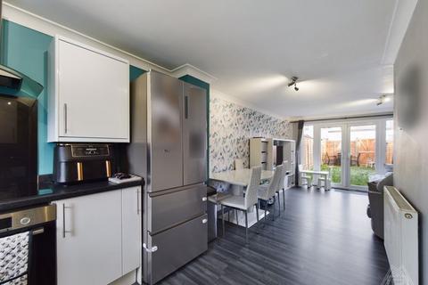114 Tamarisk Road, South Ockendon, RM15 6HX