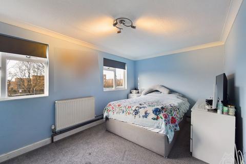 114 Tamarisk Road, South Ockendon, RM15 6HX