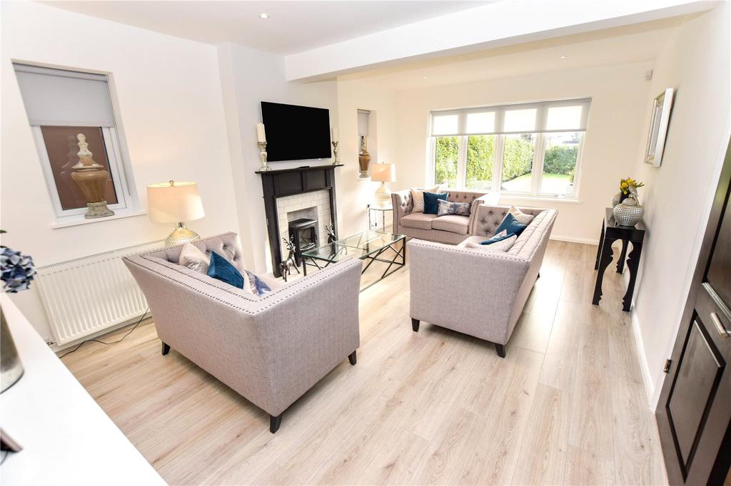 Ernest Road, Hornchurch, RM11 5 bed detached house for sale £1,600,000