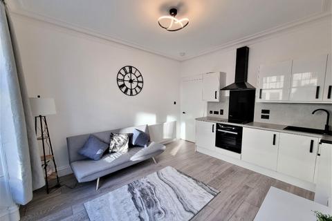 2 bedroom flat to rent, Dee Place, City Centre, Aberdeen, AB11