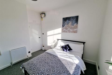 2 bedroom flat to rent, Dee Place, City Centre, Aberdeen, AB11